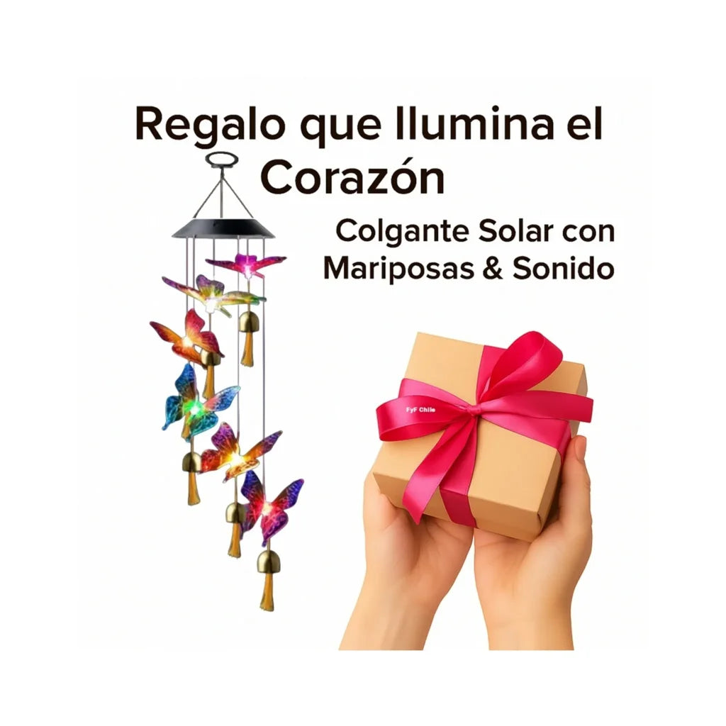 Colgante solar de mariposas LED multicolor con campanillas doradas, junto a regalo envuelto con cinta, ideal para sorprender a una mujer en una ocasión especial