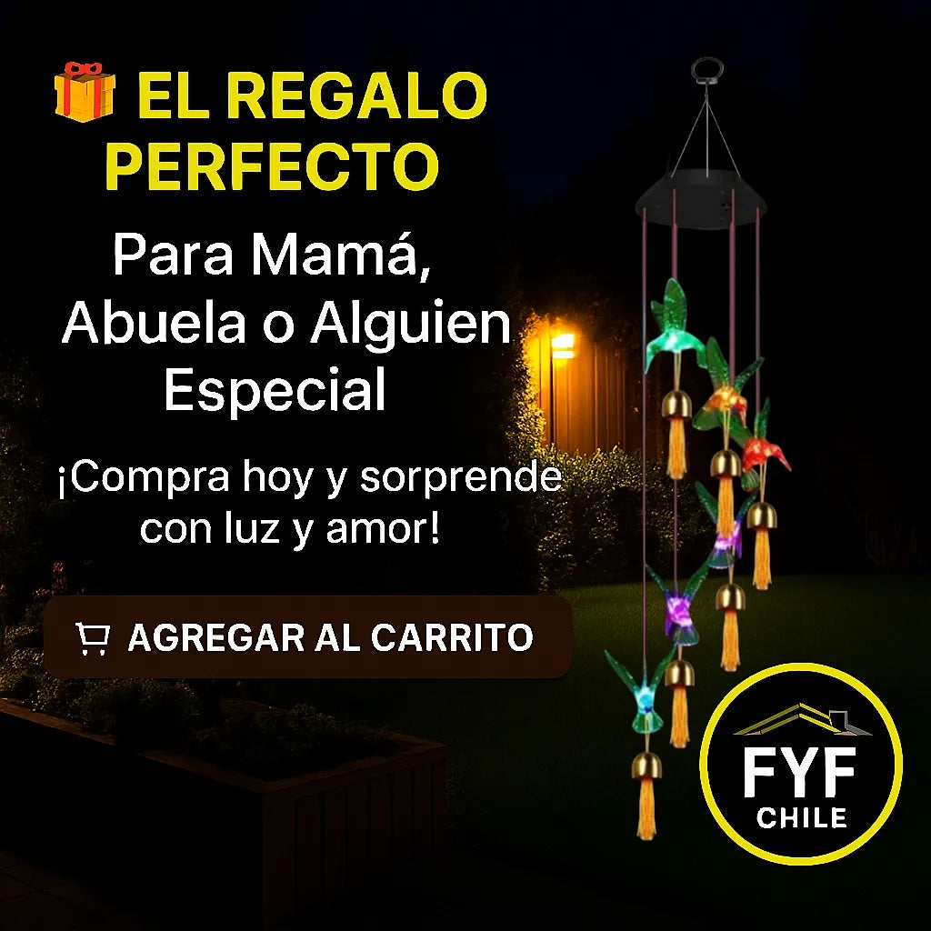 Colgante solar de colibríes LED multicolor con campanillas doradas iluminando jardín de noche. Texto: El regalo perfecto para mamá, abuela o alguien especial. Botón: Agregar al carrito. Marca FYF Chile.