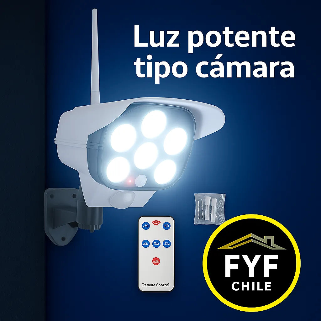 Foco solar tipo cámara encendido con luz blanca potente, incluye control remoto y kit de instalación. Marca FYF Chile.