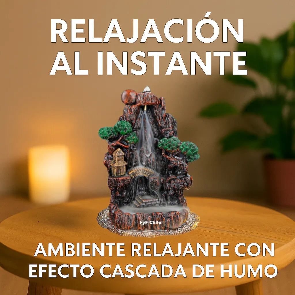 Porta incienso cascada creando ambiente relajante con humo descendente