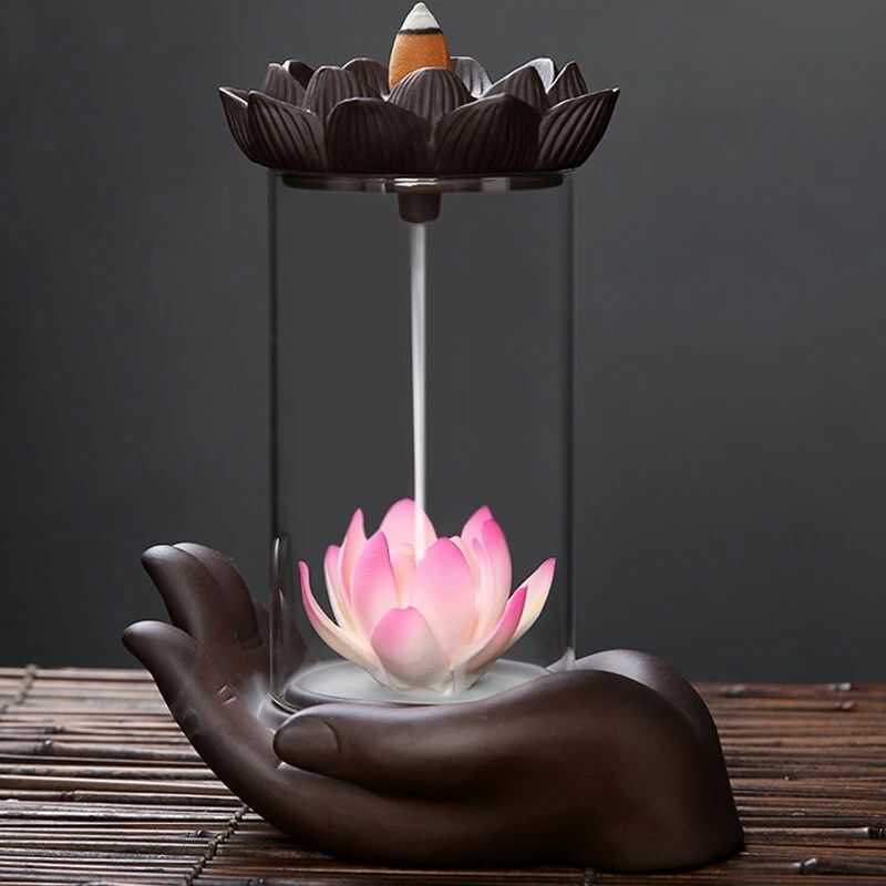 Elegante cascada de humo flor de loto para decoración zen