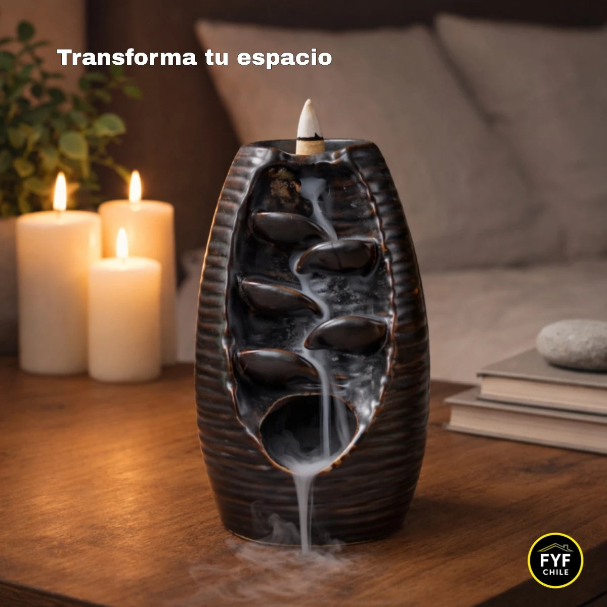 porta incienso cascada de humo en ambiente de dormitorio con velas y decoración zen creando espacio de relajación y aromaterapia en el hogar